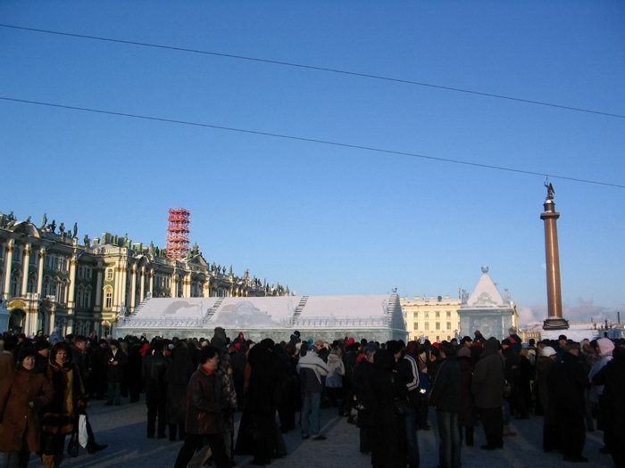 Ледяной дворец на Дворцовой площади