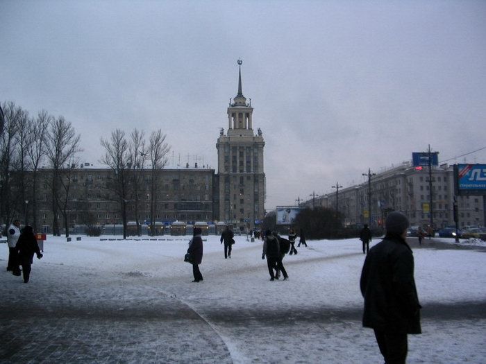 Вид на Московский проспект от станции метро 